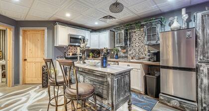 5 Min to Broken Bow Lake! Stylish Retreat w/ Deck
