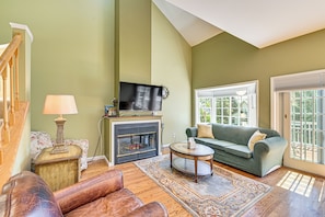 Apartment (3 Bedrooms) | Interior - 4 Mi to Saratoga Course! Resort-style Condo (Saratoga Springs)