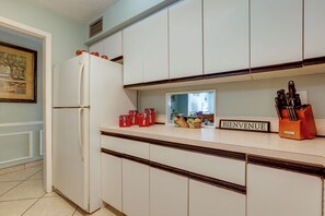 House (2 Bedrooms) | Interior - Island Walk to Ocean, Dining w/ Boat Dock & Lift! (Jensen Beach)