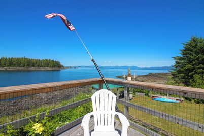 Ocean Front & Private Beach! Coffman Cove Lodge