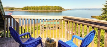 Ocean Front & Private Beach! Coffman Cove Lodge