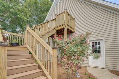 Charming Apartment With Pasture Views and Sunsets