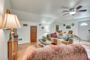 House (1 Bedroom) | Interior