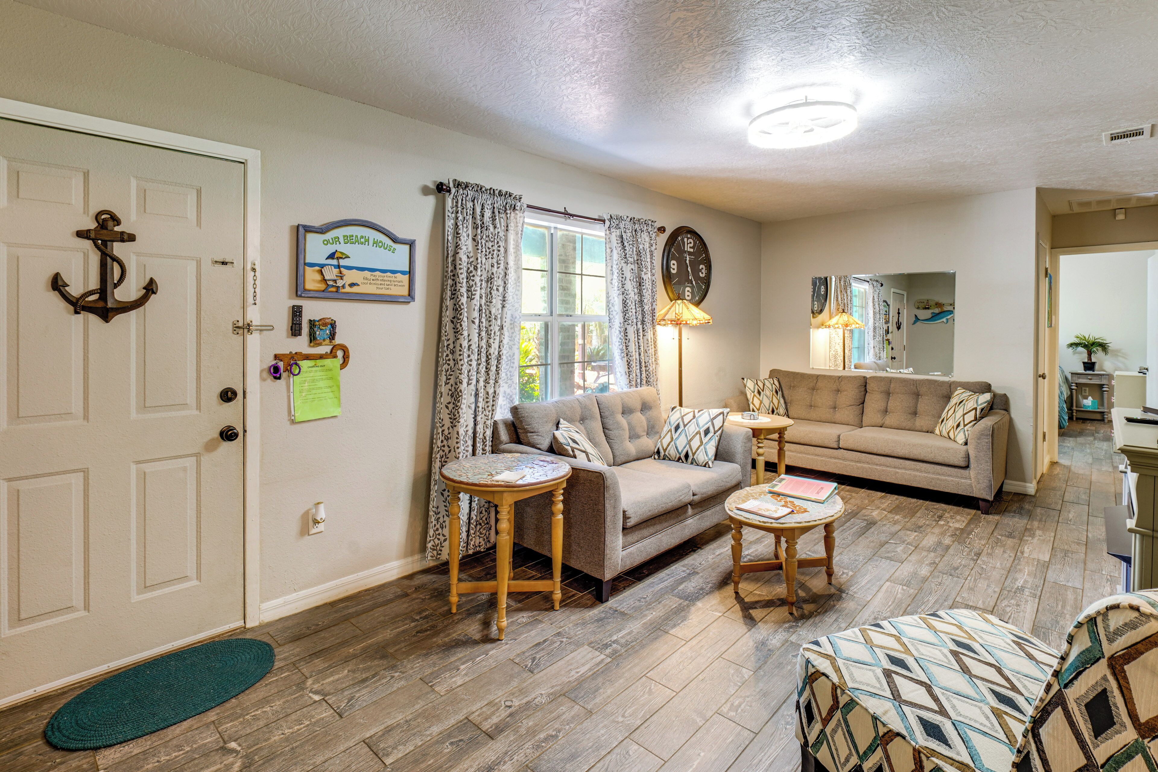 House (2 Bedrooms) | Interior
