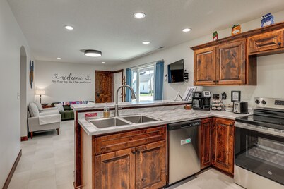Hamilton Charm Place, 4 Bdrm, 2 Bath, Step-free