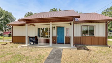 House (4 Bedrooms) | Front of property