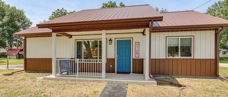 House (4 Bedrooms) | Front of property