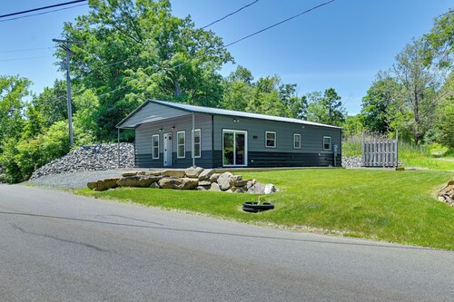Steps to Mohawk River! Family Halfmoon Retreat