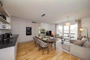 Interior - Luxury 4-Room Apt in Japandi-Style I Prime Location I Family-Friendly I Balcony I Kitchen I Netflix I Free Parking I 105 m2 (Eltville am Rhein)