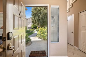 Interior - Your lakefront retreat in the heart of PGA West. (La Quinta)