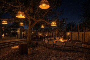 Outdoor dining - Tsholo Safari Lodge (Black Rhino Game Reserve)