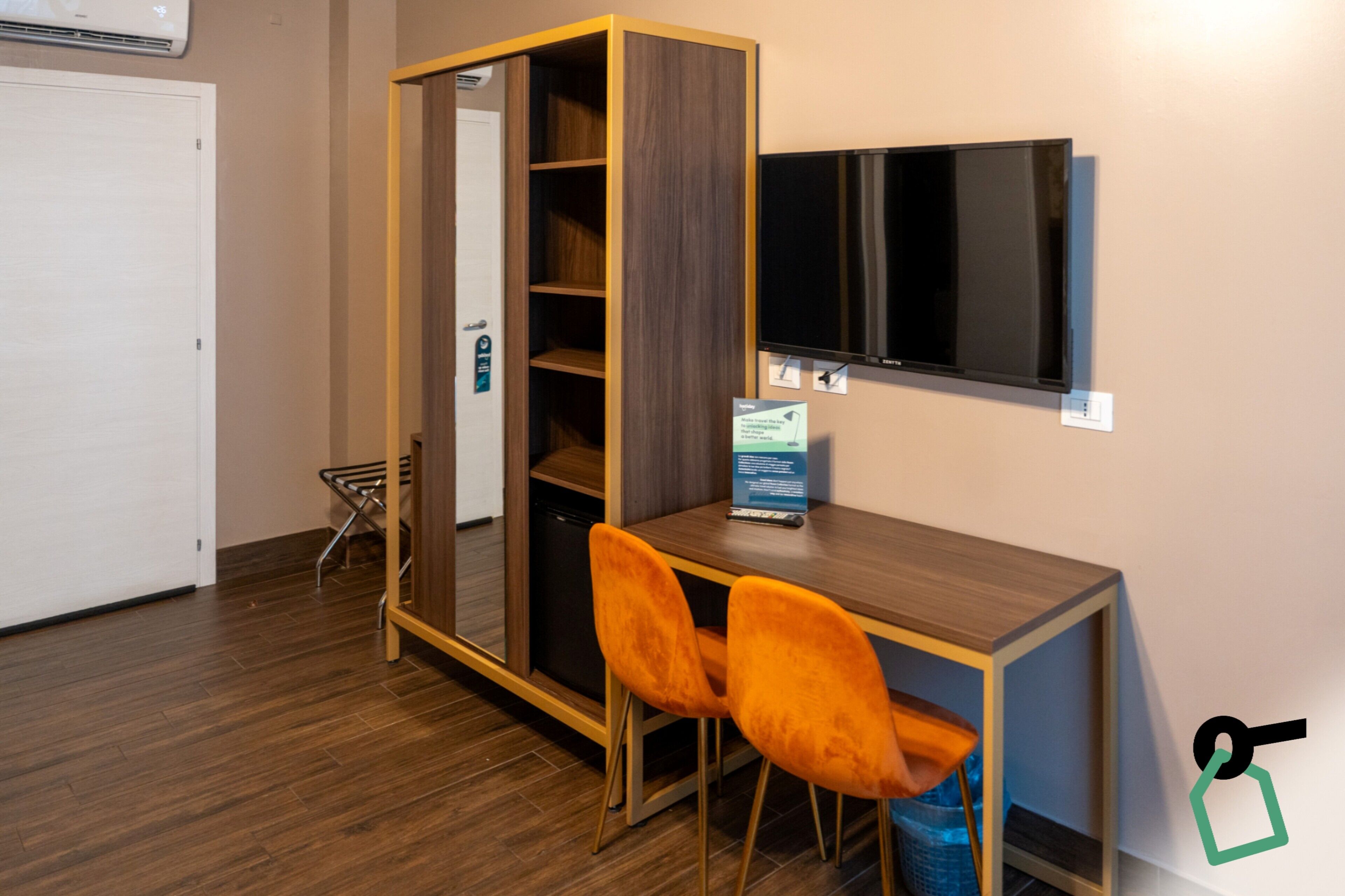 Chambre Triple | Minibar, coffres-forts dans les chambres, bureau, Wi-Fi gratuit