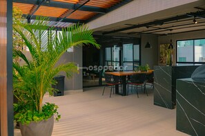 Outdoor dining - Way by Hosppedar (João Pessoa)
