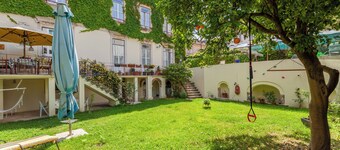 Spacious Family Studio in the Heart of Historic Coimbra! Breakfast Included!