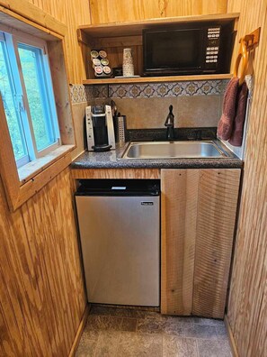 Studio Suite, 1 Queen Bed, Mountain View | Private kitchen | Microwave - Simple Life Cabins and Campground (Robbinsville)