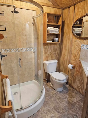 Studio Suite, 1 Queen Bed, Mountain View | Bathroom - Simple Life Cabins and Campground (Robbinsville)