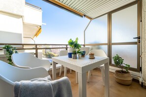 Outdoor dining - Aquamarina La Pineda (La Pineda)