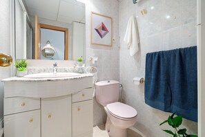 Bathroom - Aquamarina La Pineda (La Pineda)