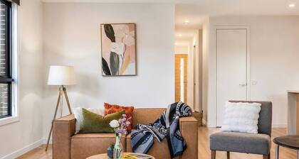Puddings Home Brand New 4BR Townhouse in Oakleigh