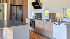 Coffee/tea maker, fridge, microwave, dishwasher - Pet friendly home in Fur with WiFi (Fur)
