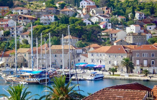 Marina - Awesome home in Jelsa (Jelsa)
