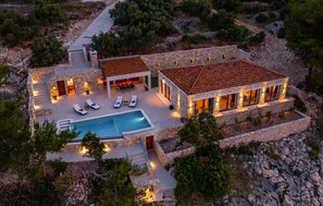 Exterior - Amazing home in Zukova (Zukova)