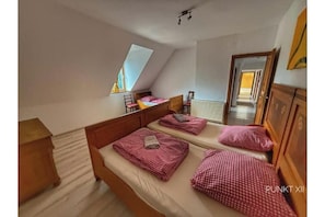 Room - Vrbo Property (Burghaslach)