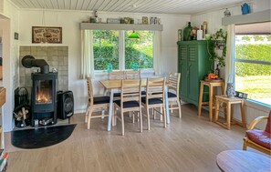 Dining - 2 bedroom gorgeous home in Hadsund (Hadsund)