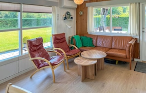 Smart TV, fireplace - 2 bedroom gorgeous home in Hadsund (Hadsund)
