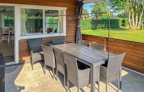 Outdoor dining - 2 bedroom gorgeous home in Hadsund (Hadsund)