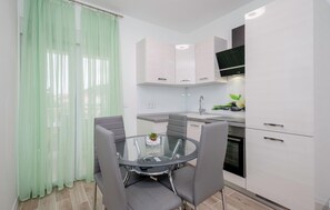 Coffee/tea maker, fridge, oven, stovetop - Beautiful apartment in Rab Barbat with WiFi (Rab Barbat)