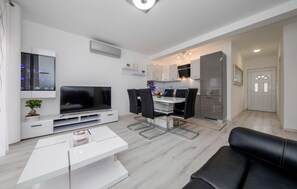 Smart TV - 2 bedroom cozy apartment in Rab Barbat (Rab Barbat)