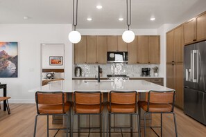 Stadtwohnung, 5 Schlafzimmer | Eigene Küche | Wasserkocher mit Kaffee-/Teezubehör, Kühlschrank, Ofen, Toaster