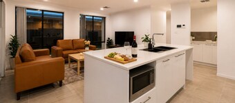 Modern coastal retreat in Madora Bay, minutes from the beach. Enjoy spacious living and easy access to Mandurah's coastline, parks, shops, and local attractions—perfect for families and friends.