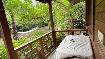 Standard Bungalow, Balcony, Garden View | Terrace/patio