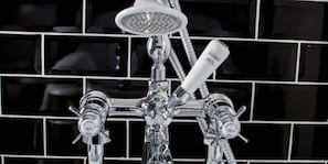 Dusche mit Handbrause
