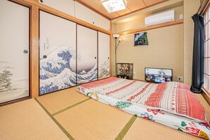 Basic Apartment, Multiple Beds, Non Smoking, Balcony | Blackout drapes - Hachiman Hotel (tokyo,koto-ku,tomioka)