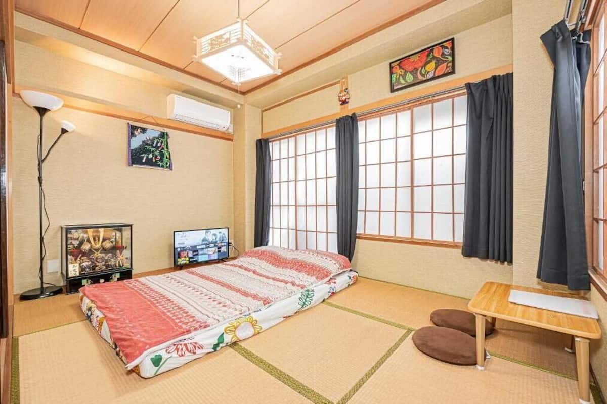 Departamento básico, varias camas, para no fumadores, balcón | Cortinas blackout, tabla de planchar con plancha y wifi gratis