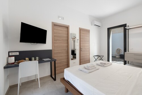 Uva Comfort Room ByAma with Wi-Fi and Air Conditioning
