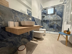 Bathroom - ByAma Suite Room with Sea View, Wi-Fi and Air Conditioning (Menfi)