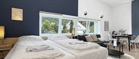 1 habitación, tabla de planchar con plancha, wifi y ropa de cama
