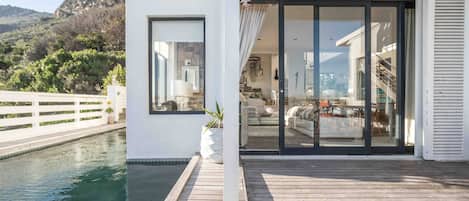 Casa, 4 habitaciones, para fumadores, balcón | Alberca | Alberca al aire libre