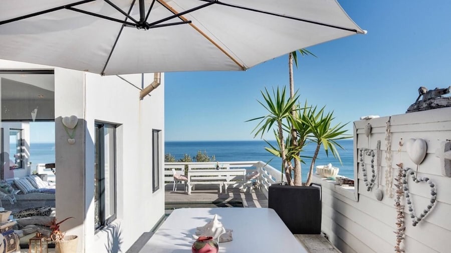 Shangri La in Misty Cliffs