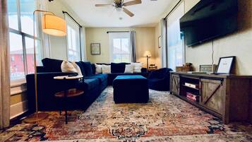 Casa, 1 cama King size y sofá cama, vista al jardín (Adorable In Aqua) | Área de sala de estar