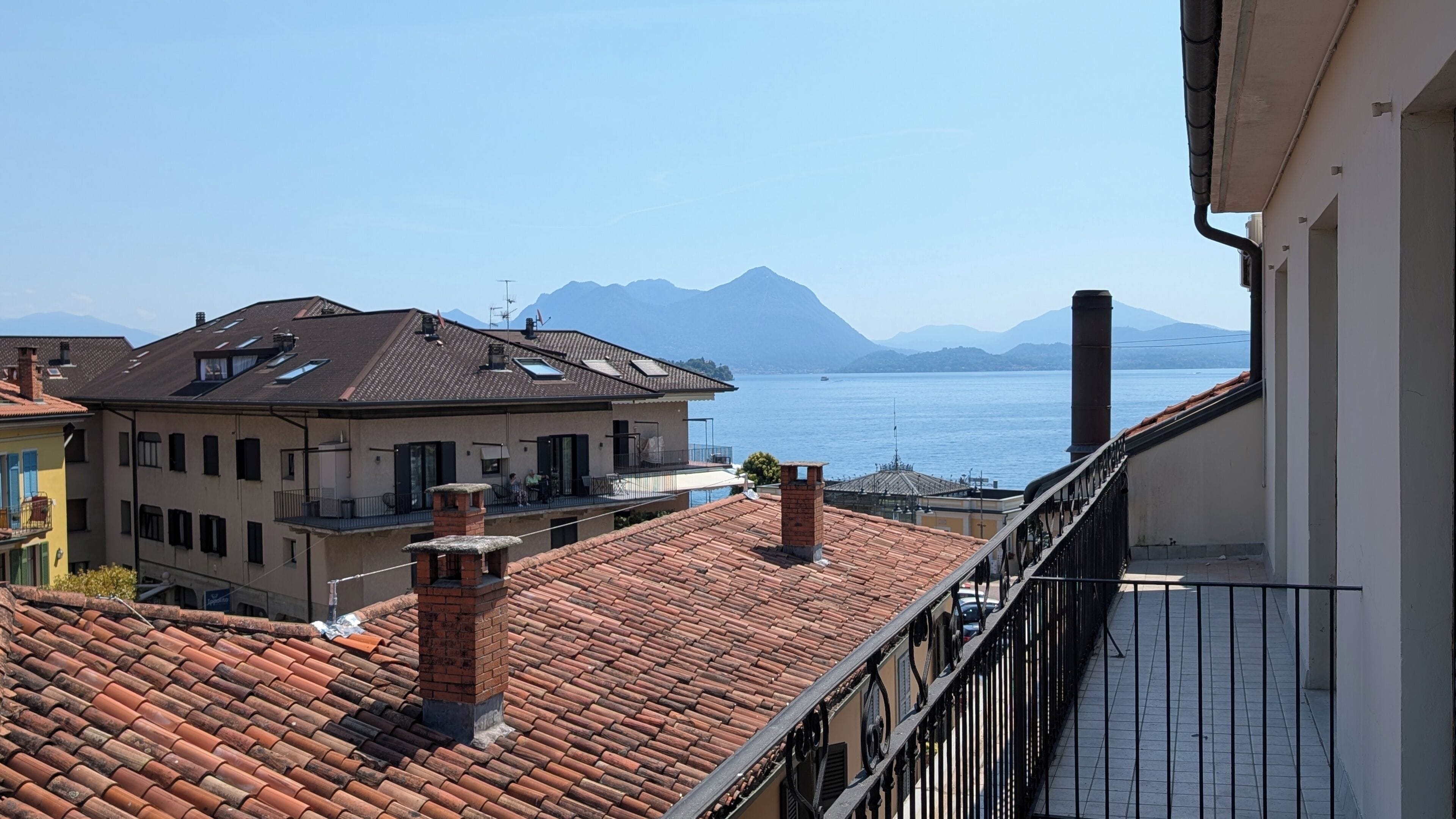 Deluxe-værelse - balkon - byudsigt | Overnatningsstedets område