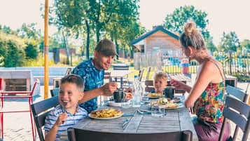 House | Outdoor dining