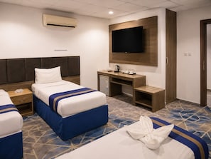 Minibar, desk, laptop workspace, WiFi (free) - Zad Ajyad (Makkah)