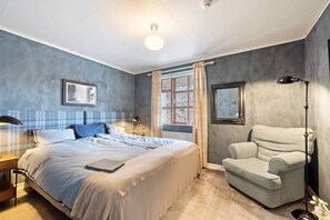 5 slaapkamers, een strijkplank/strijkijzer, wifi, beddengoed