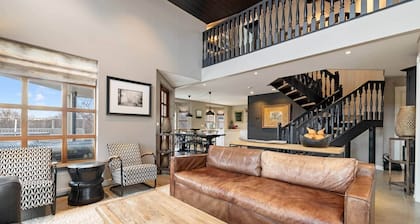 Luxury House in Húsafell | Hot Tub & Sauna
