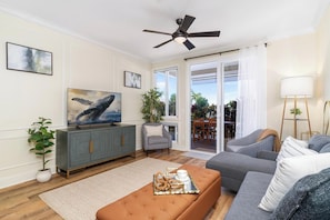 Smart TV - Kona Sea Ridge#P3: Beautiful Remodeled Designer unit w/Ac, No Stairs (Kailua Kona)
